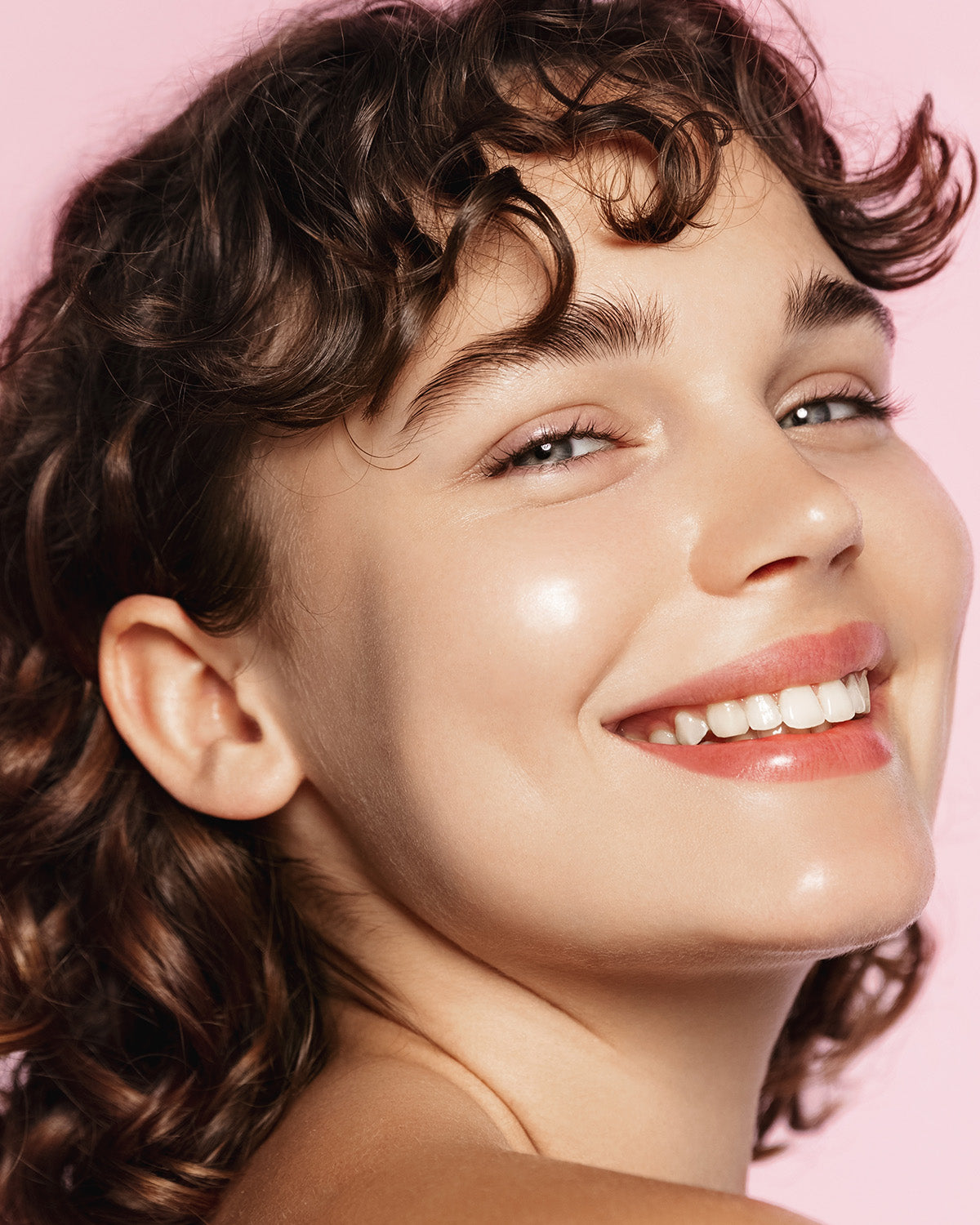 Stimulating Face Serum Against the First Wrinkles